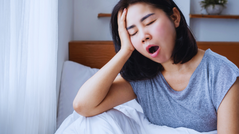 थकान और सुस्ती के लक्षण और आयुर्वेदिक उपाय (Symptoms and Ayurvedic Remedies for Tiredness)
